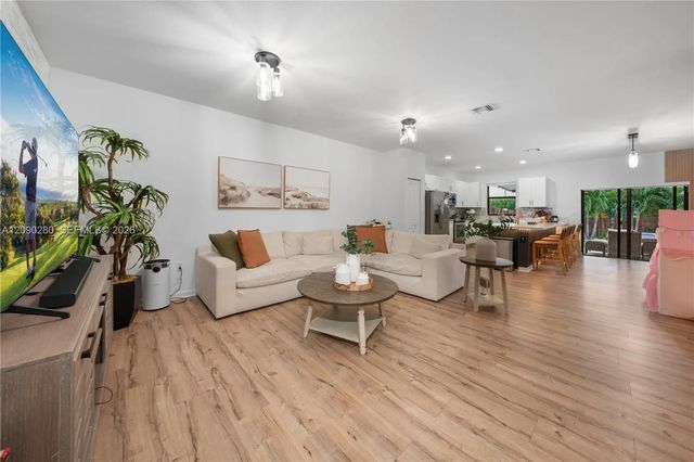 4 of 28 - 25511 Sw 108th Court, Homestead, FL