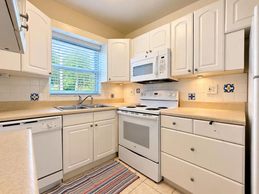 111 Cleveland Street, Lake Worth Beach