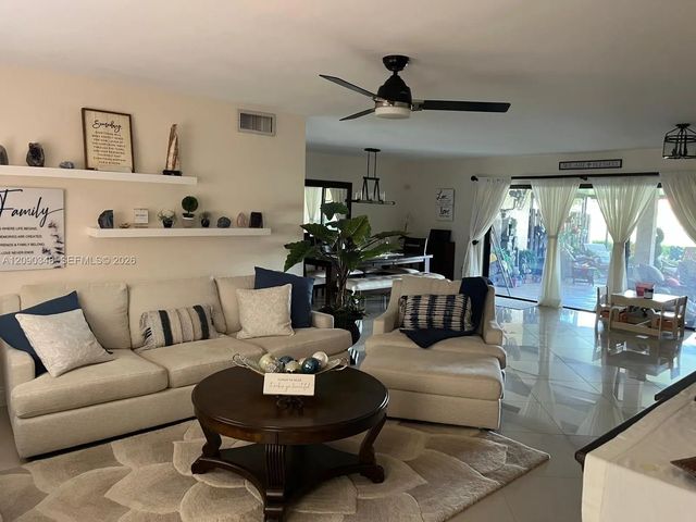 4 of 18 - 19505 E Lake Drive, Hialeah, FL