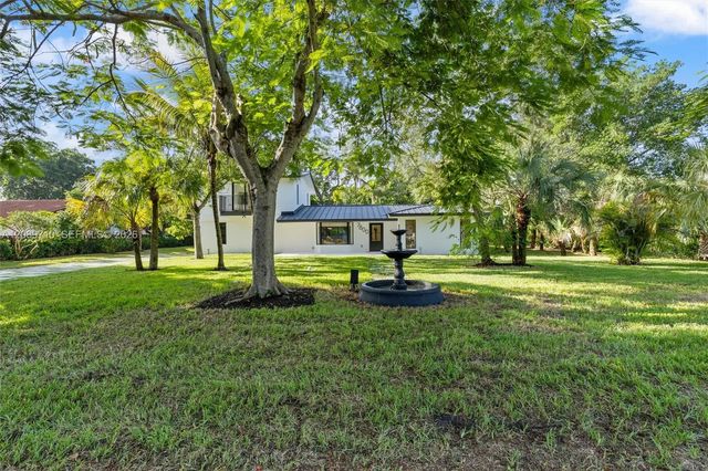 7800 Sw 94th Street, Miami