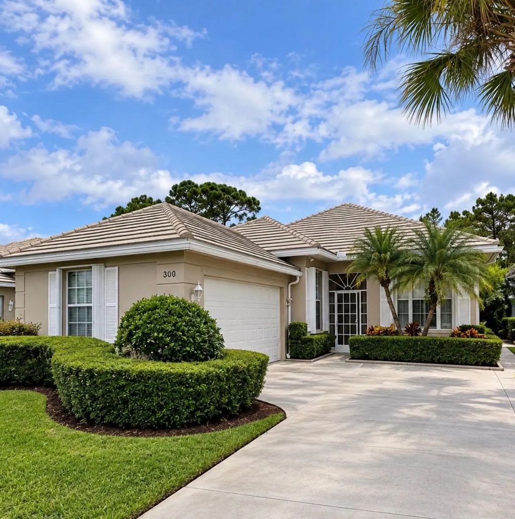 300 Nw Bentley Circle, Port St. Lucie