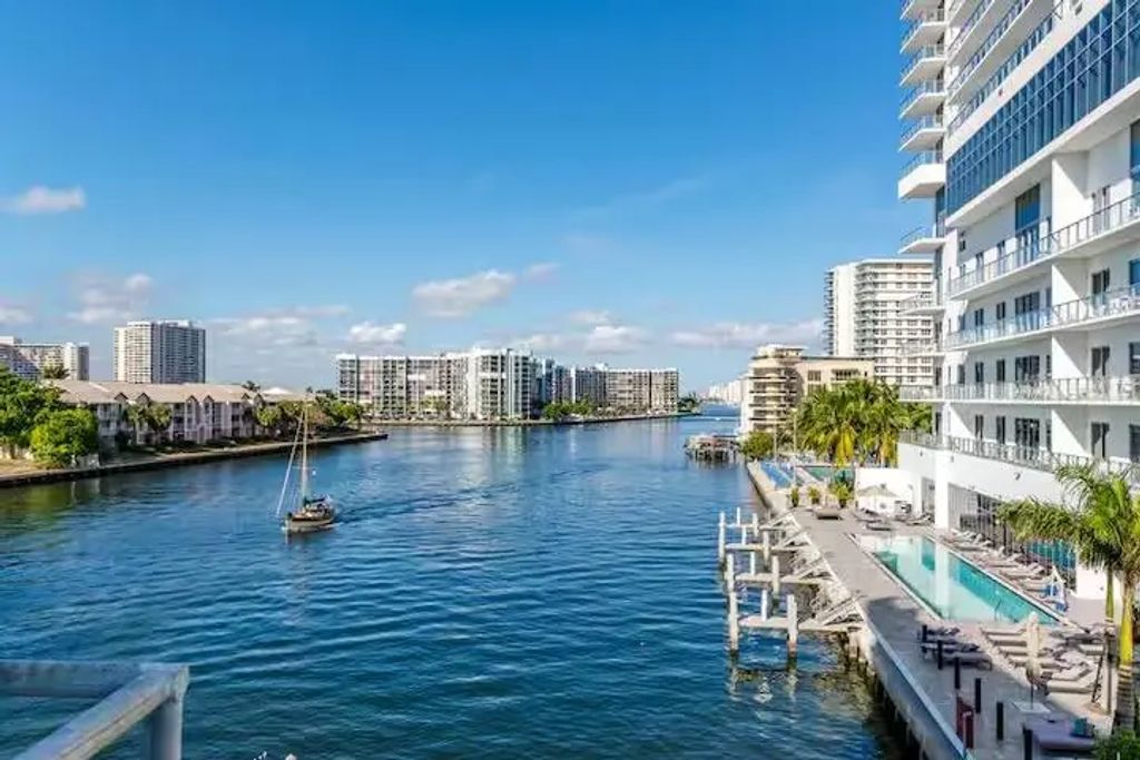 4010 S Ocean Drive #r2404, Hollywood