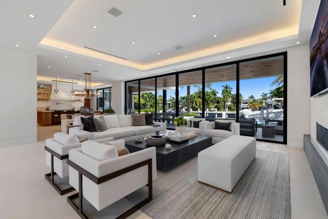 2 of 81 - 2423 Castilla Isle, Fort Lauderdale, FL