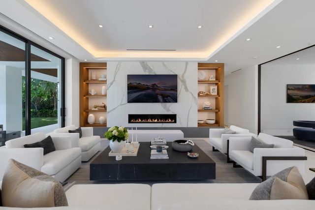 3 of 81 - 2423 Castilla Isle, Fort Lauderdale, FL