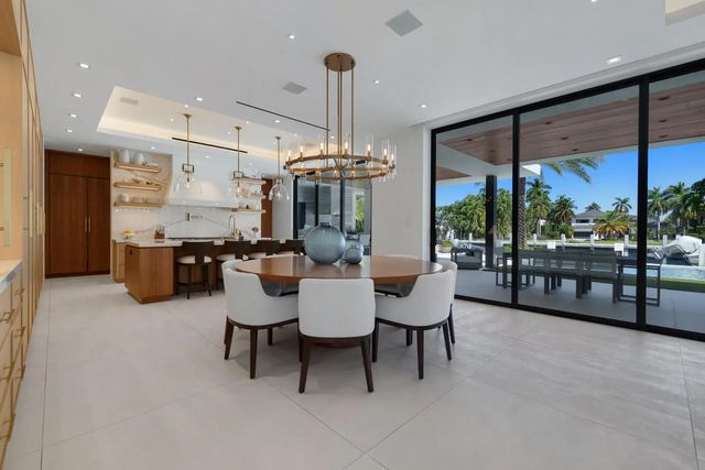 4 of 81 - 2423 Castilla Isle, Fort Lauderdale, FL