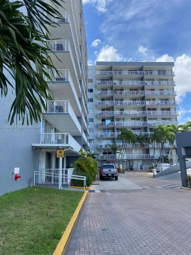 1800 Nw 24th Avenue #614, Miami