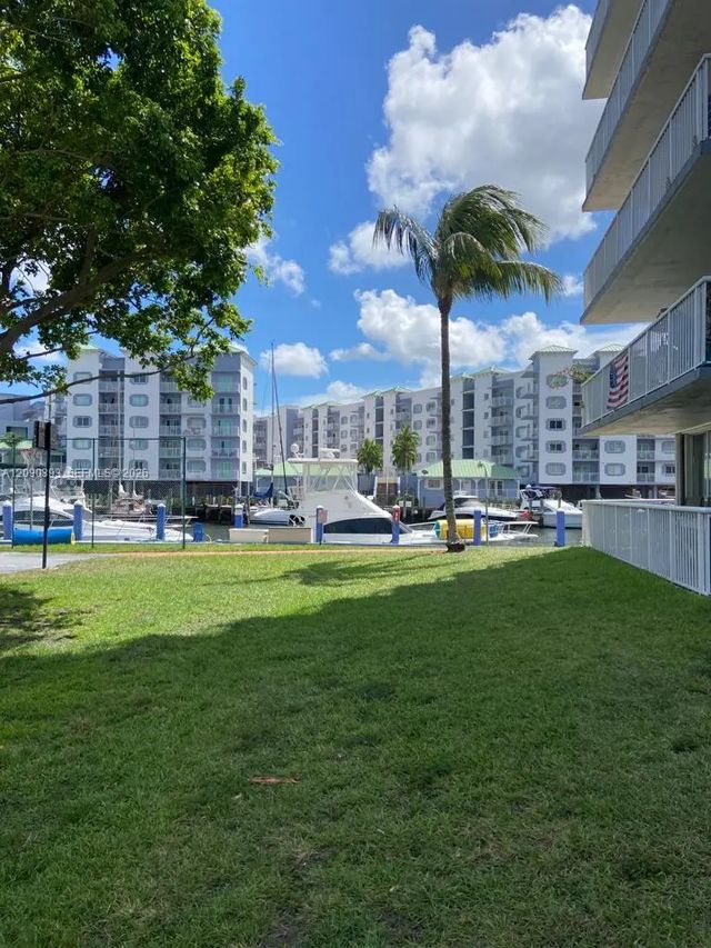 4 of 21 - 1800 Nw 24th Avenue #614, Miami, FL
