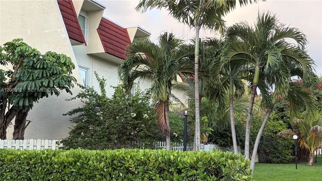 1655 Ne 115th Street #12b, Miami