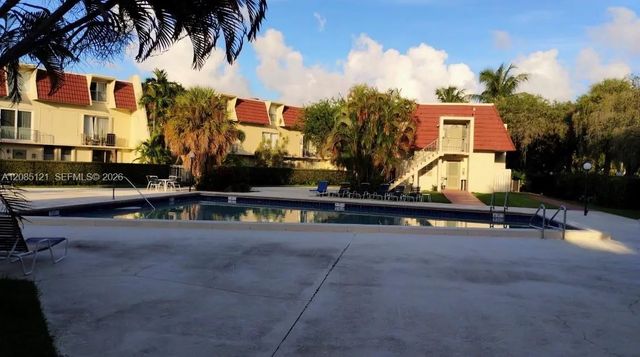 2 of 5 - 1655 Ne 115th Street #12b, Miami, FL