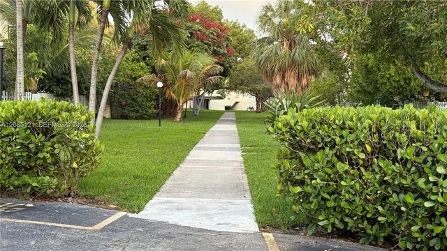 3 of 5 - 1655 Ne 115th Street #12b, Miami, FL