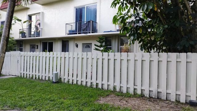 4 of 5 - 1655 Ne 115th Street #12b, Miami, FL