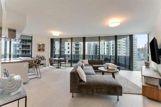 1000 Brickell Plaza #2401, Miami