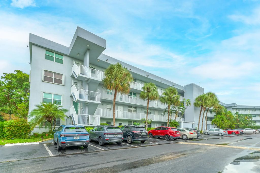 101 Royal Park Drive #1c, Oakland Park
