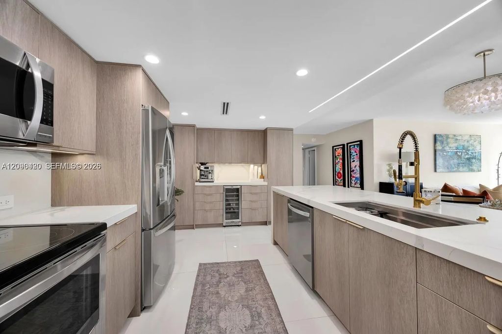 155 Ocean Lane Drive #413, Key Biscayne