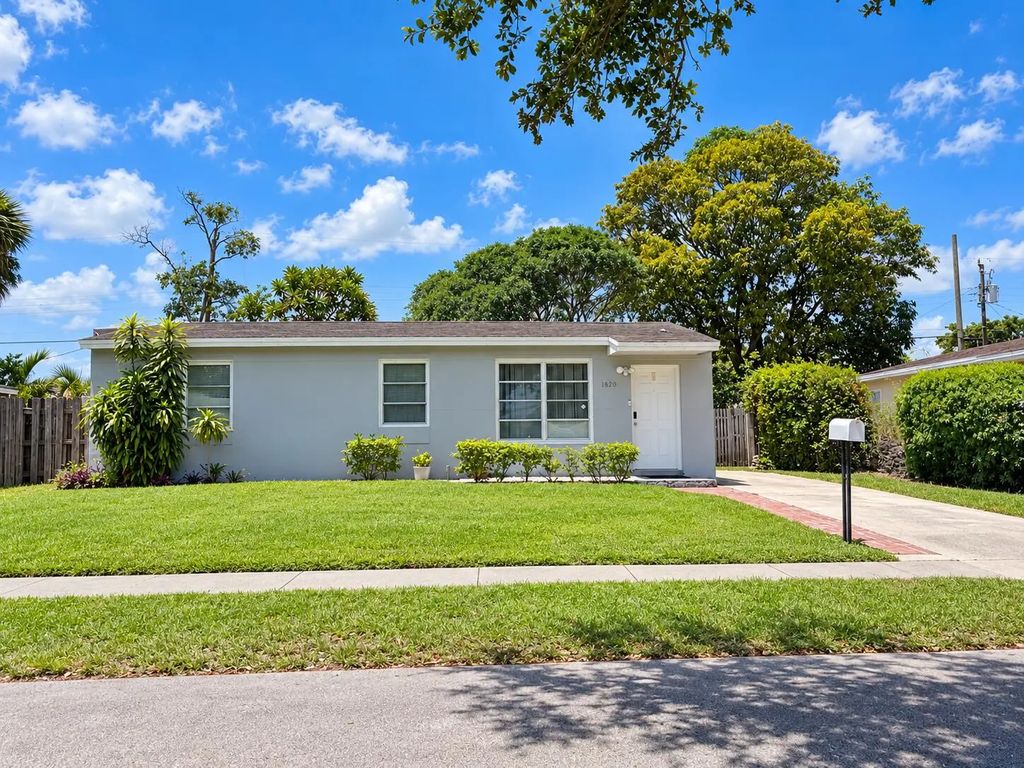 1420 N 68th Terrace, Hollywood