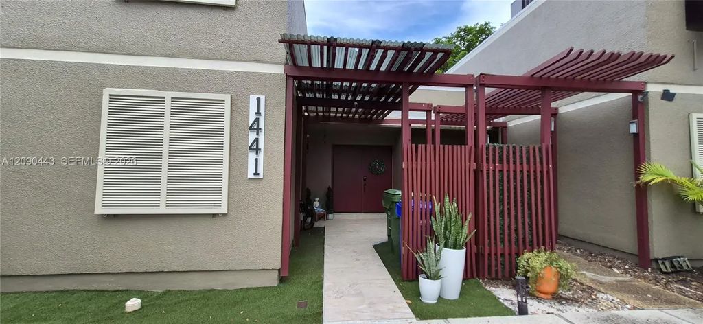 1441 W Fairway Road, Pembroke Pines