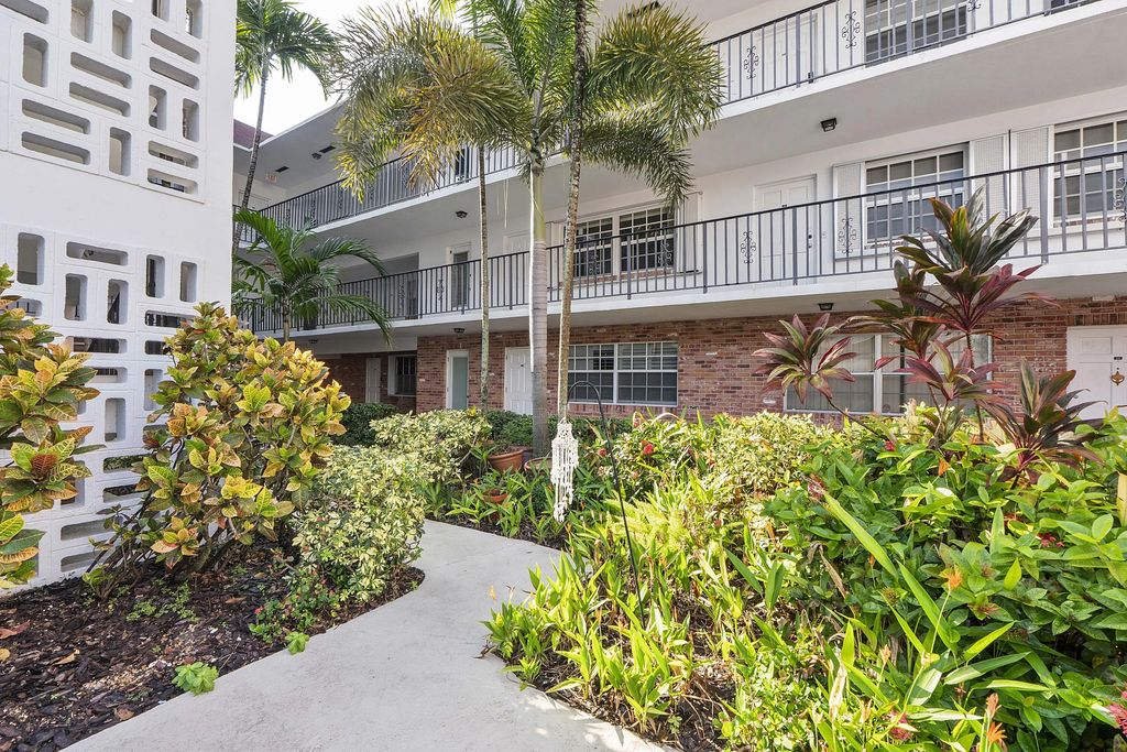 2424 Ne 9th Street #305, Fort Lauderdale