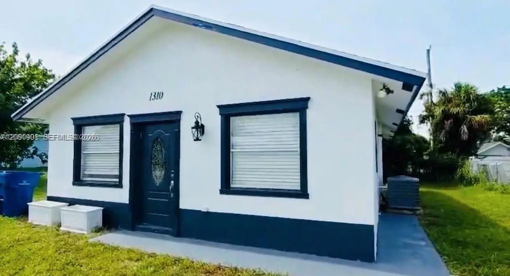 1310 W 24th Street, Riviera Beach