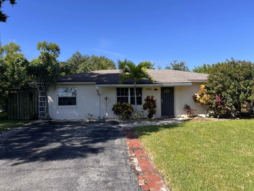 9596 Richmond Circle, Boca Raton