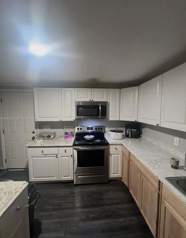 5 of 6 - 1051 Lake Drive, , FL
