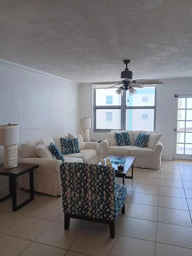 4 of 8 - 9225 Collins Avenue #1206, Surfside, FL