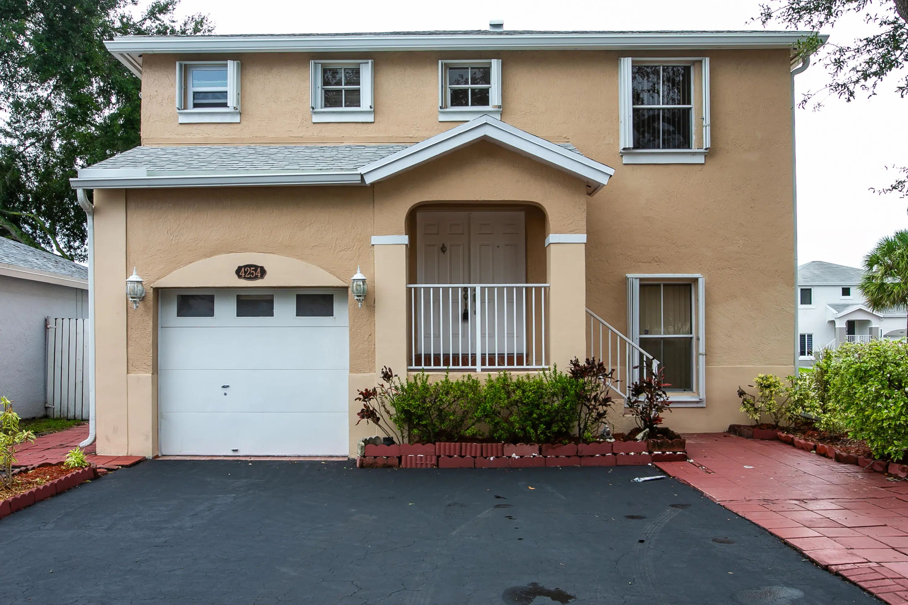 4254 Sw 72nd Way, Davie