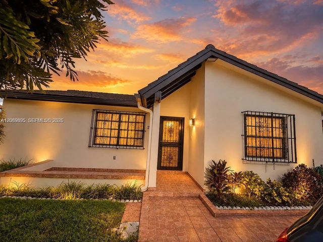 2219 Sw 137th Place, Miami