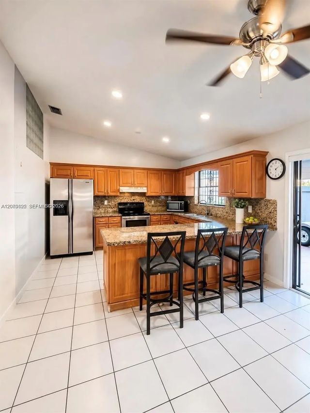 5 of 15 - 2219 Sw 137th Place, Miami, FL