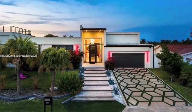 2 of 20 - 2225 Ne 19th Street, Fort Lauderdale, FL