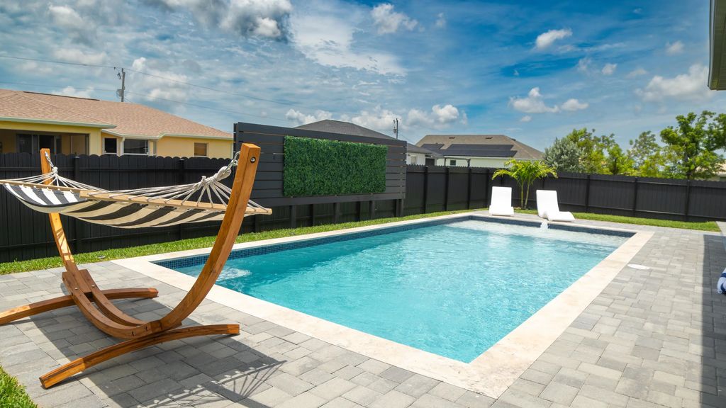 326 Nw 21st Terrace, Cape Coral