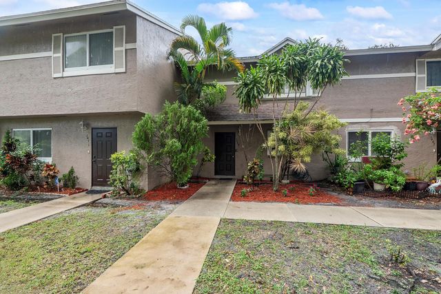 1469 Sussex Drive, North Lauderdale