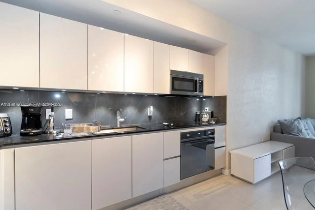 3 of 21 - 1010 Brickell Avenue #2508, Miami, FL