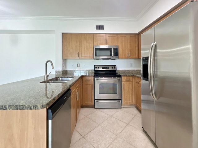 2 of 23 - 6400 Emerald Dunes Drive #104, West Palm Beach, FL