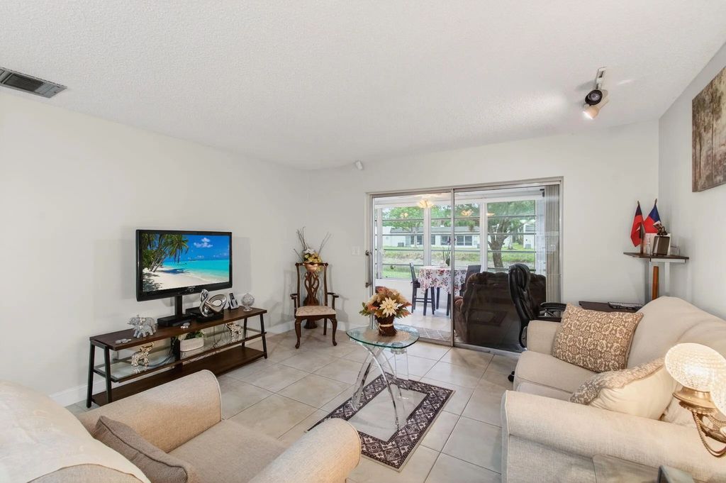136 Lake Rebecca Drive, West Palm Beach