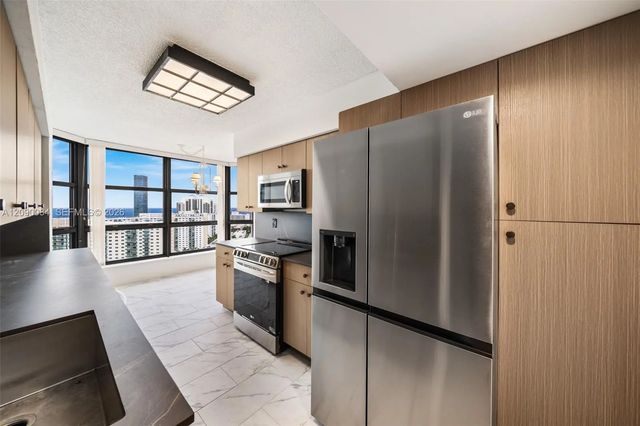 5 of 24 - 19195 Mystic Pointe Drive #2406, Aventura, FL