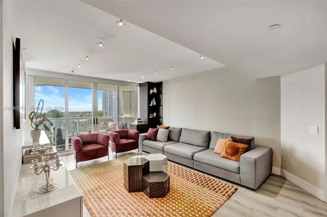 5 of 26 - 21055 Yacht Club Drive #901, Aventura, FL