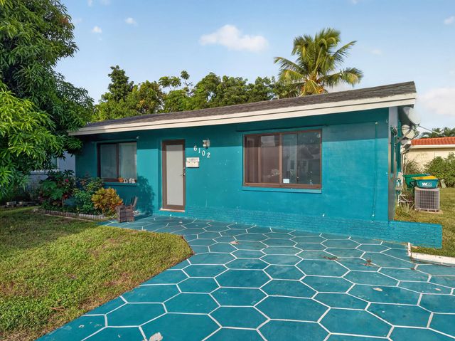 2 of 35 - 6102 Nw 69th Avenue, Tamarac, FL