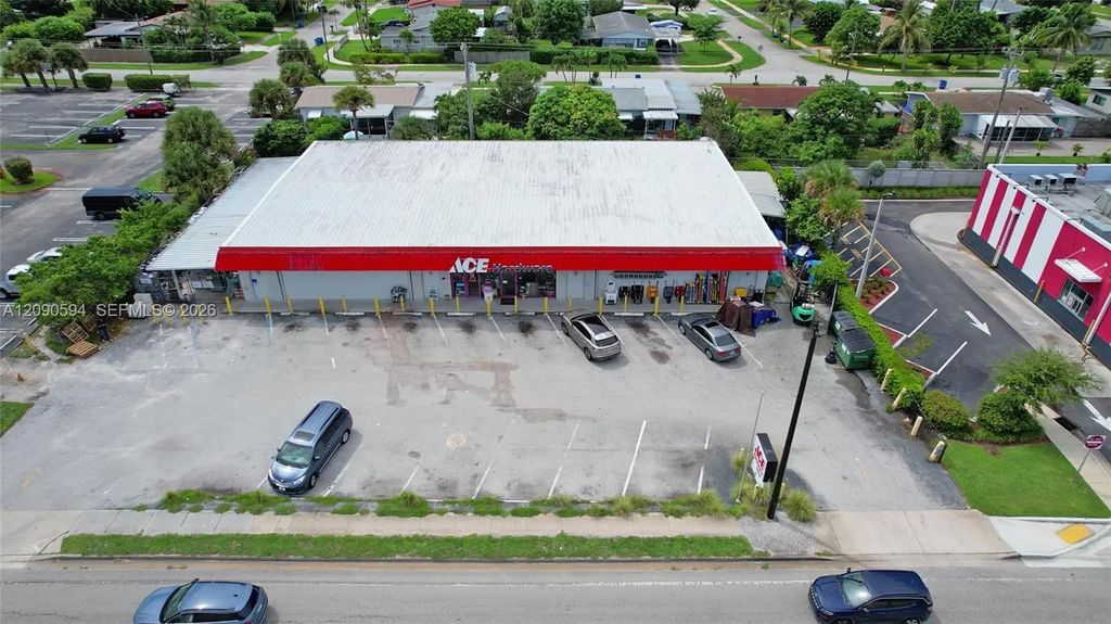 1212 W Lantana Road, Lantana