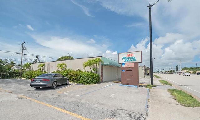 3 of 7 - 1212 W Lantana Road, Lantana, FL
