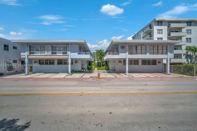 2 of 32 - 8010 Tatum Waterway Drive #5, Miami Beach, FL