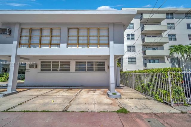 3 of 32 - 8010 Tatum Waterway Drive #5, Miami Beach, FL