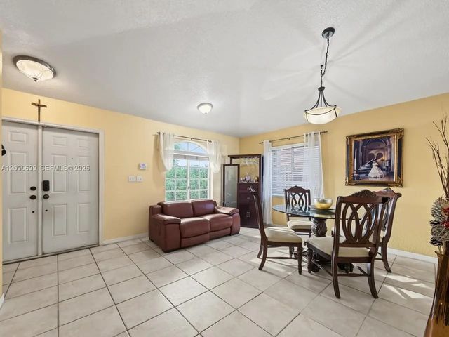 4 of 35 - 12711 Nw 99th Place, Hialeah Gardens, FL