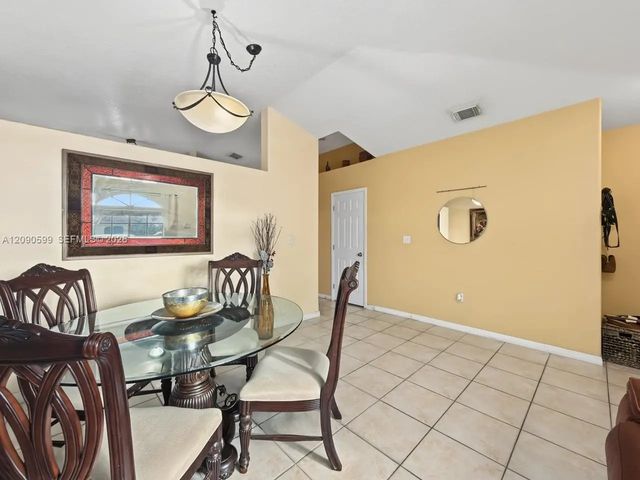 5 of 35 - 12711 Nw 99th Place, Hialeah Gardens, FL