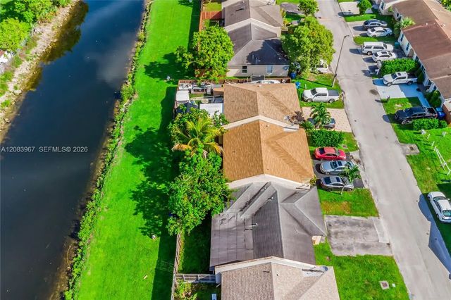 3 of 17 - 20248 Nw 27th Place, Miami Gardens, FL