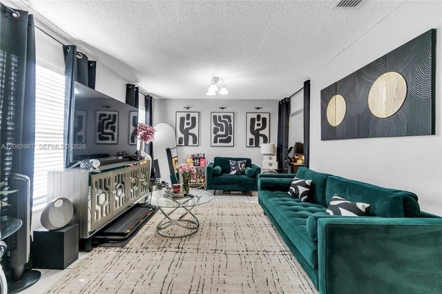4 of 17 - 20248 Nw 27th Place, Miami Gardens, FL