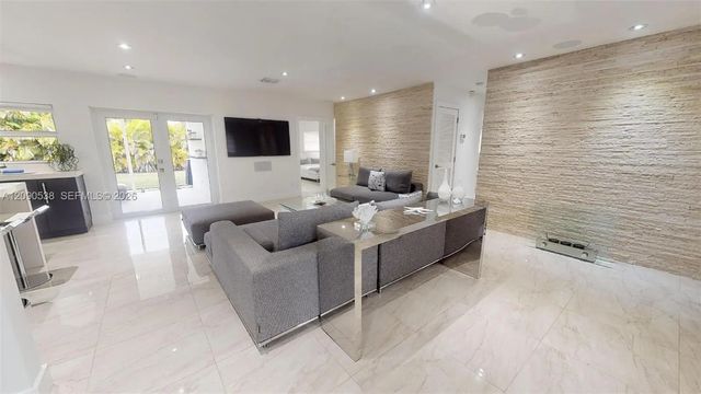 10805 Sw 156th Terrace, Miami