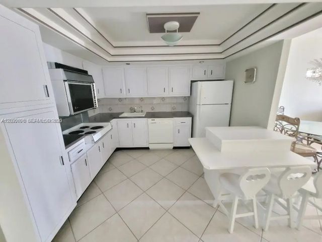 18041 Biscayne Boulevard #203, Aventura