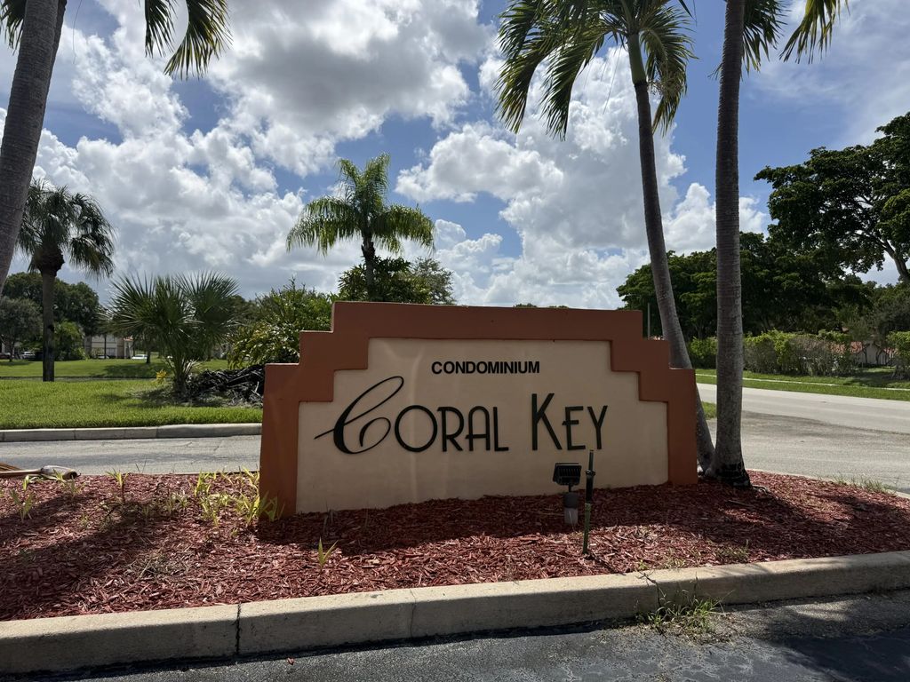 3410 Pinewalk N #821, Margate