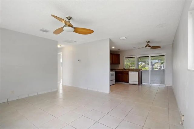 3 of 13 - 5207 Nw 28th Avenue, Tamarac, FL