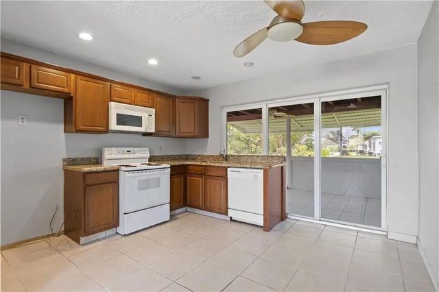 5 of 13 - 5207 Nw 28th Avenue, Tamarac, FL